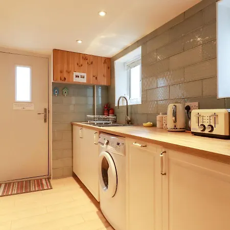 Holiday home Pepperpot Bude